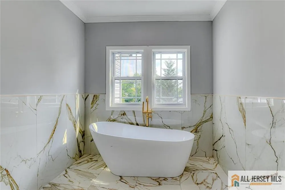 108 Jersey Avenue Edison, NJ 08820