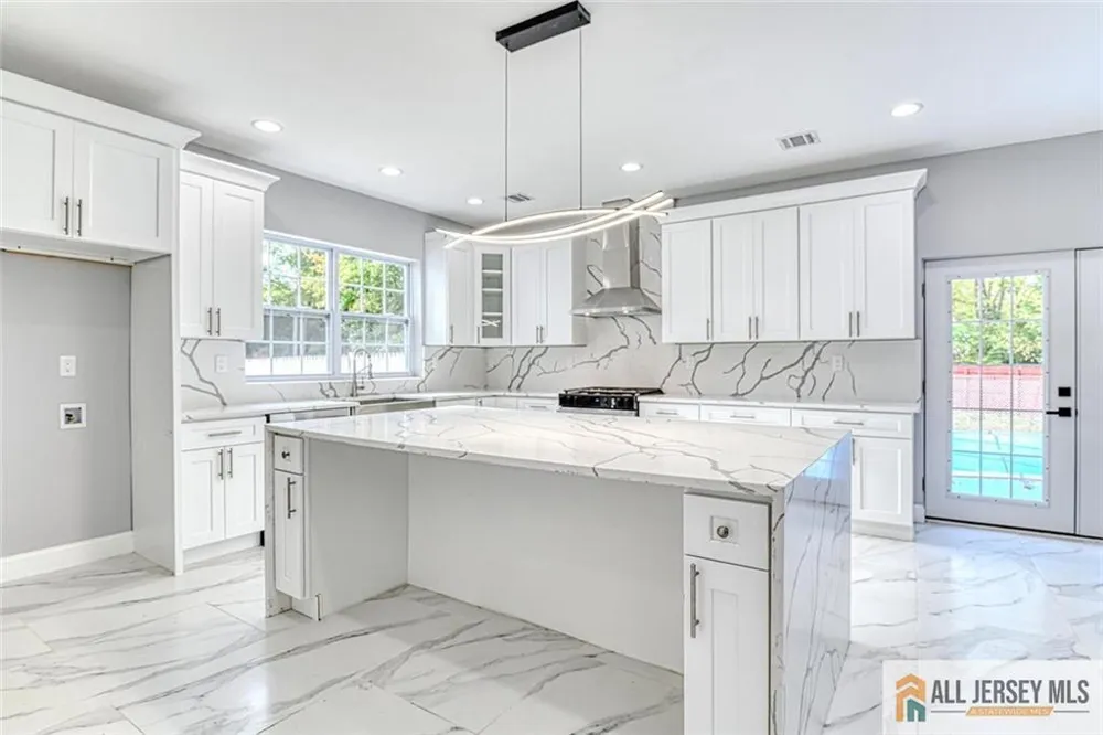 108 Jersey Avenue Edison, NJ 08820