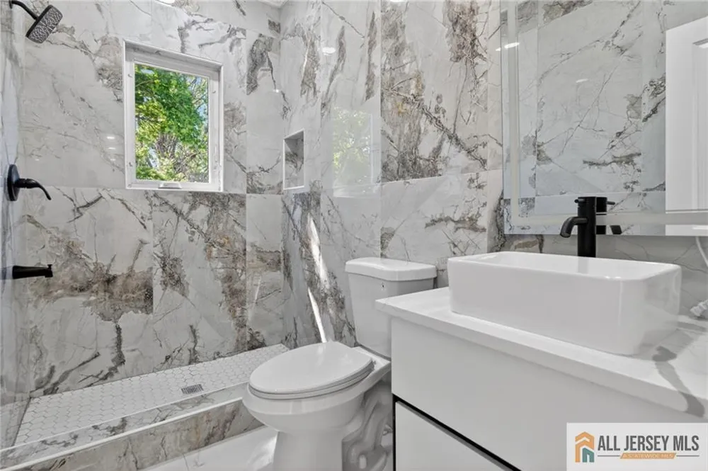 108 Jersey Avenue Edison, NJ 08820