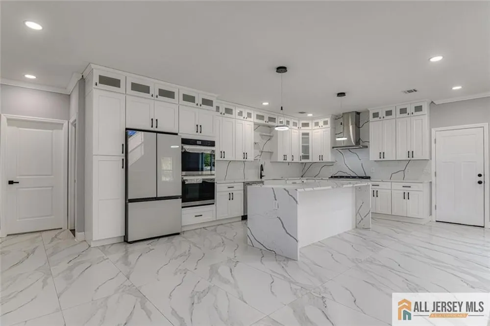 108 Jersey Avenue Edison, NJ 08820