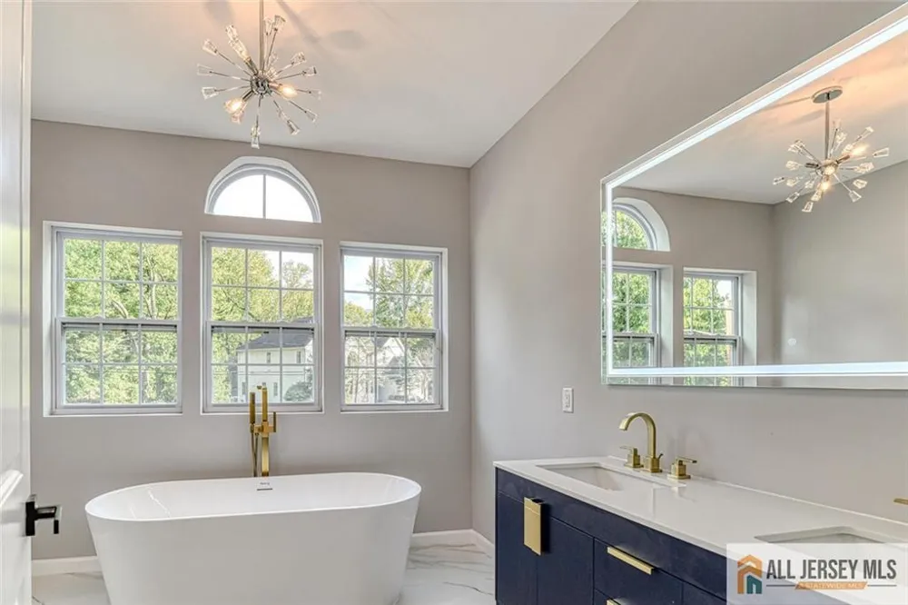 108 Jersey Avenue Edison, NJ 08820