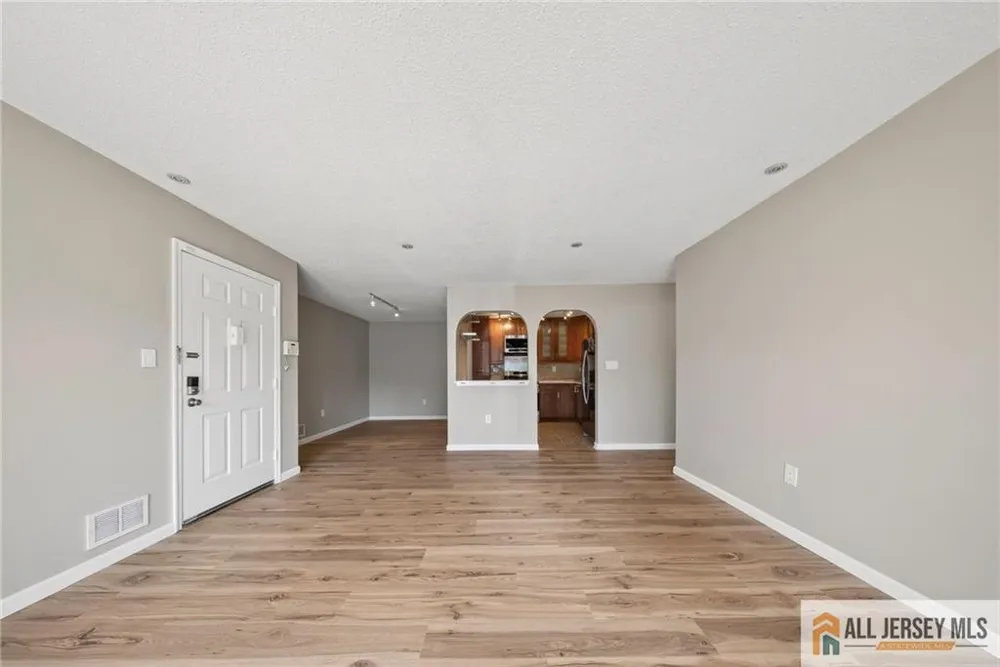 60 Taylor Drive Franklin, NJ 08823