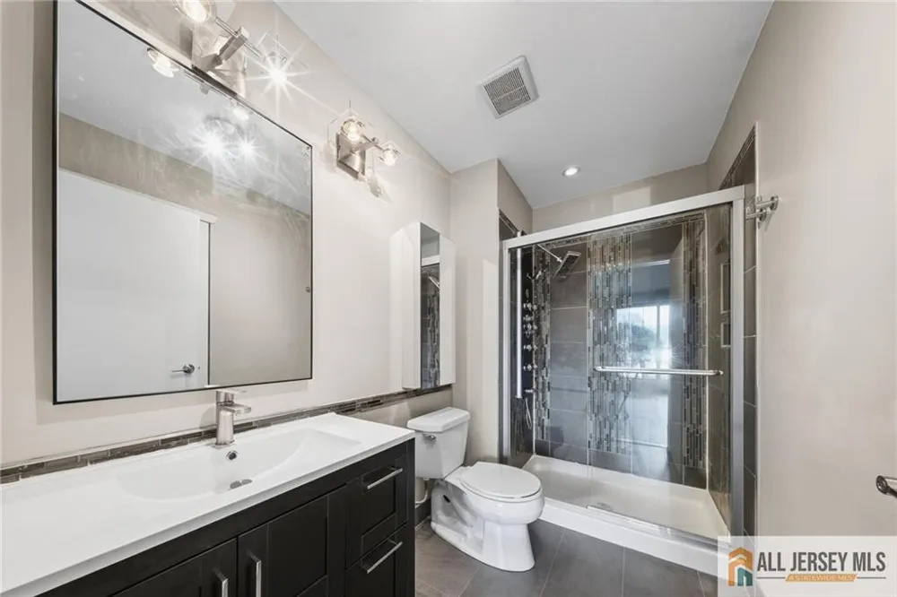60 Taylor Drive Franklin, NJ 08823