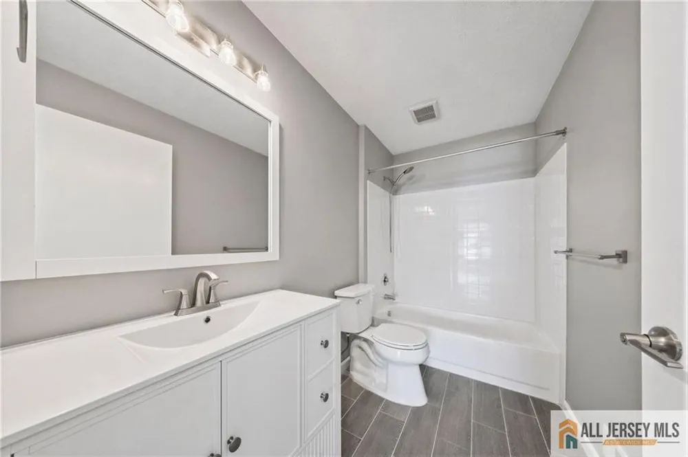 60 Taylor Drive Franklin, NJ 08823