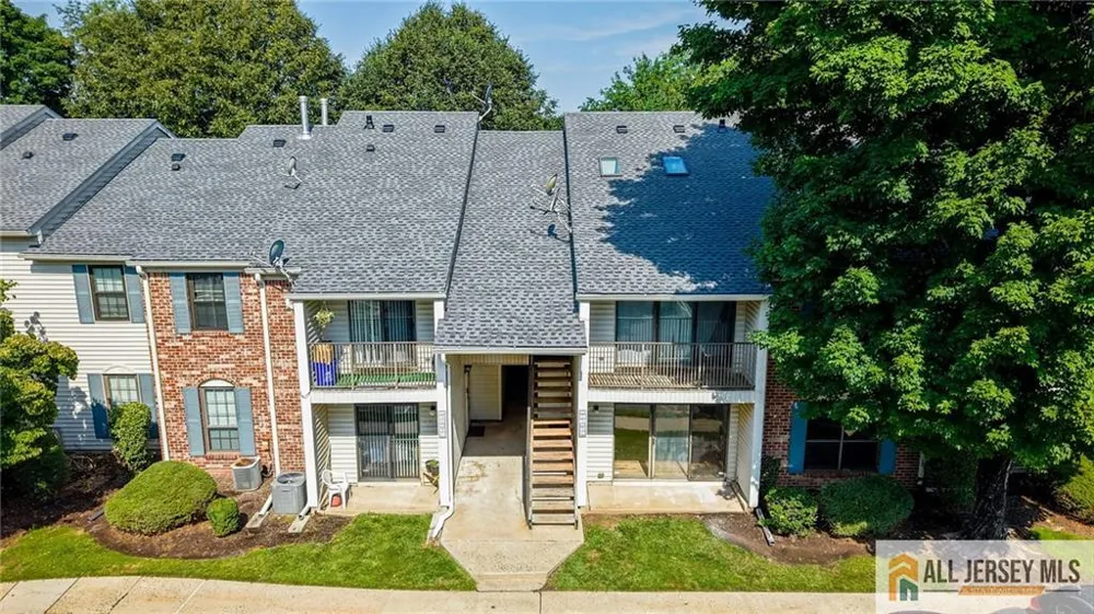 60 Taylor Drive Franklin, NJ 08823
