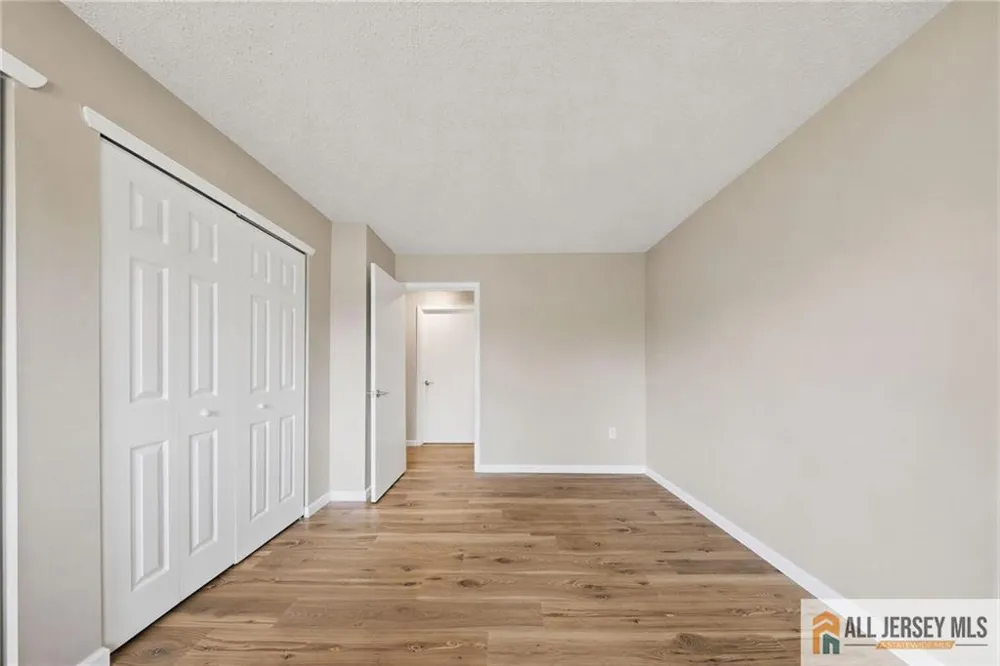 60 Taylor Drive Franklin, NJ 08823