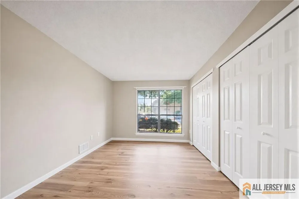 60 Taylor Drive Franklin, NJ 08823