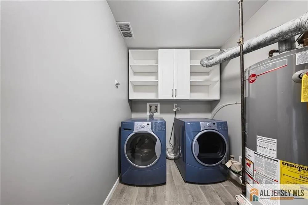 60 Taylor Drive Franklin, NJ 08823