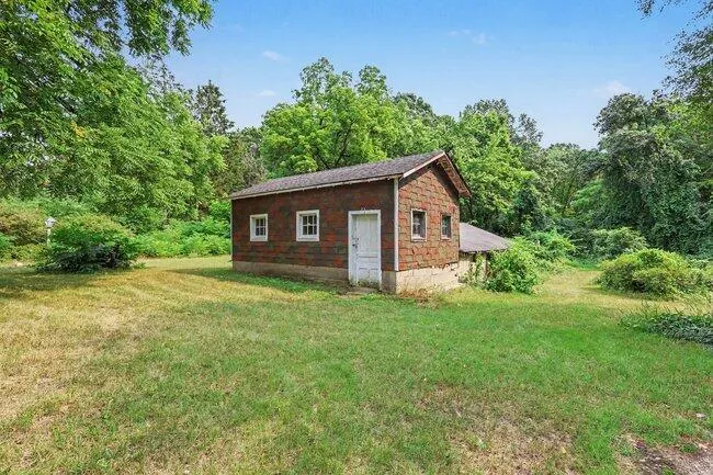 937 W Giles Road Laketon Township, MI 49445