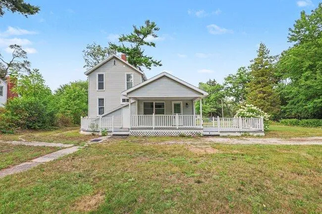937 W Giles Road Laketon Township, MI 49445