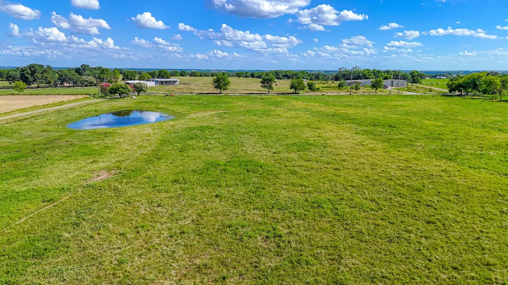 NW CR 0150 Ennis, TX 75119
