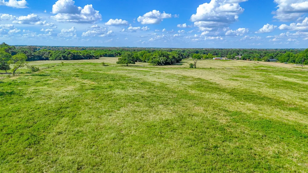 NW CR 0150 Ennis, TX 75119