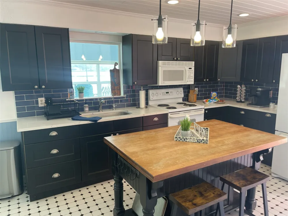 224 Pinoak Drive Mabank, TX 75156