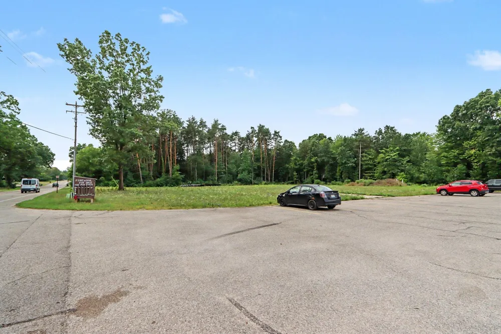2678 S Patterson Road Wayland, MI 49348