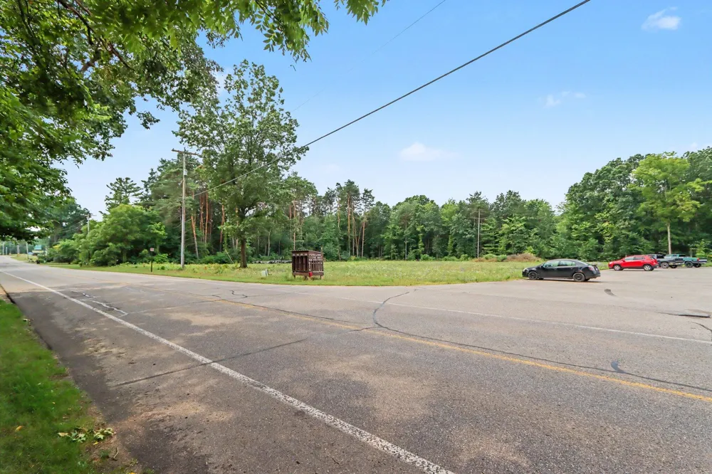 2678 S Patterson Road Wayland, MI 49348