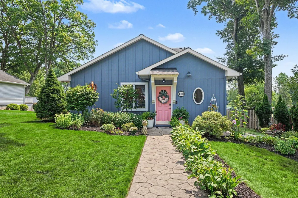 4720 Downing Drive Pinckney, MI 48169