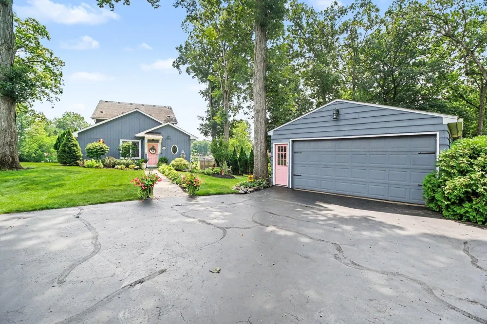 4720 Downing Drive Pinckney, MI 48169