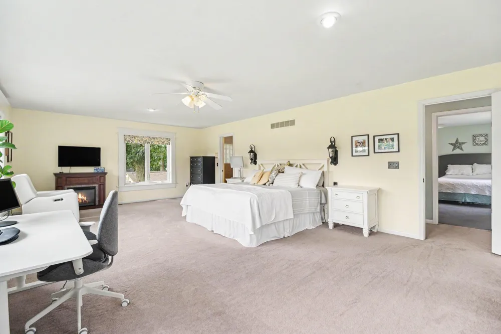 4720 Downing Drive Pinckney, MI 48169