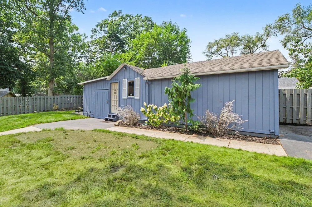 4720 Downing Drive Pinckney, MI 48169