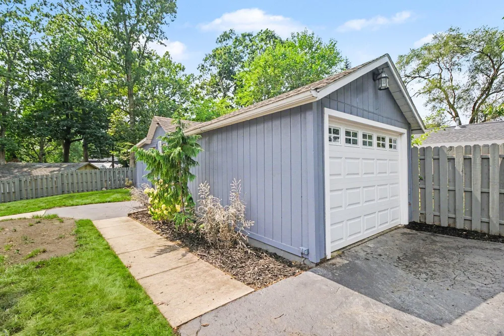 4720 Downing Drive Pinckney, MI 48169