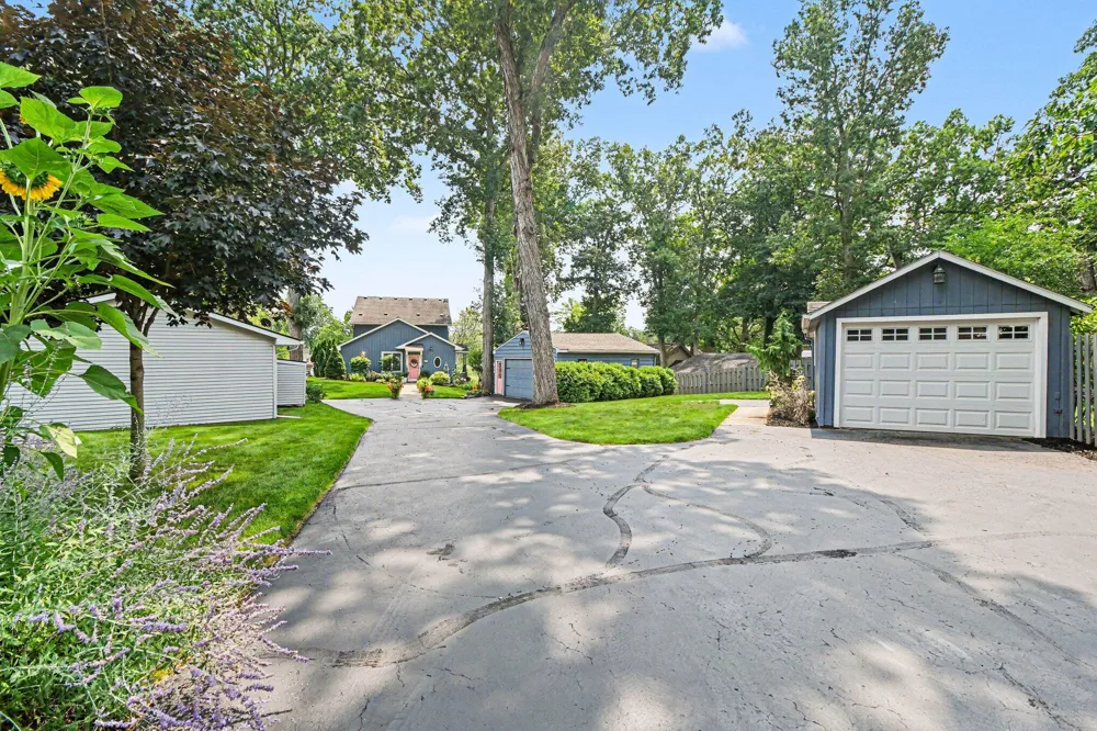 4720 Downing Drive Pinckney, MI 48169