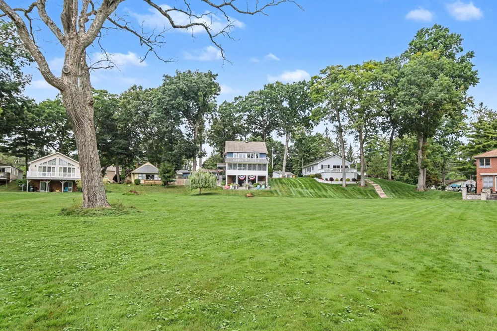 4720 Downing Drive Pinckney, MI 48169