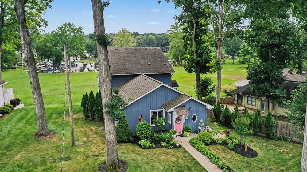 4720 Downing Drive Pinckney, MI 48169