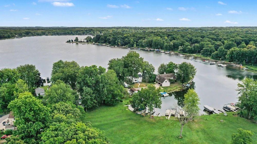 4720 Downing Drive Pinckney, MI 48169