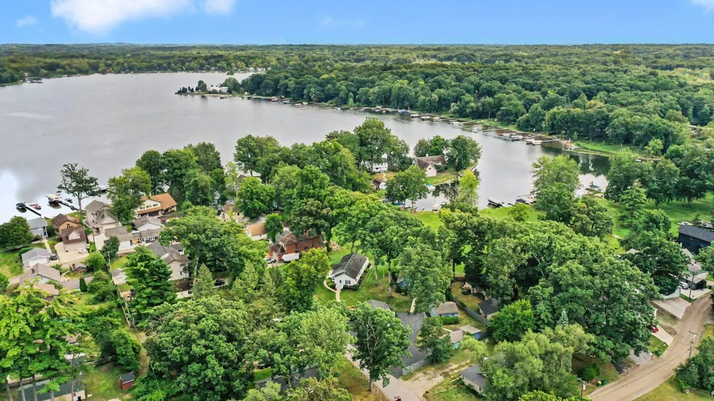 4720 Downing Drive Pinckney, MI 48169