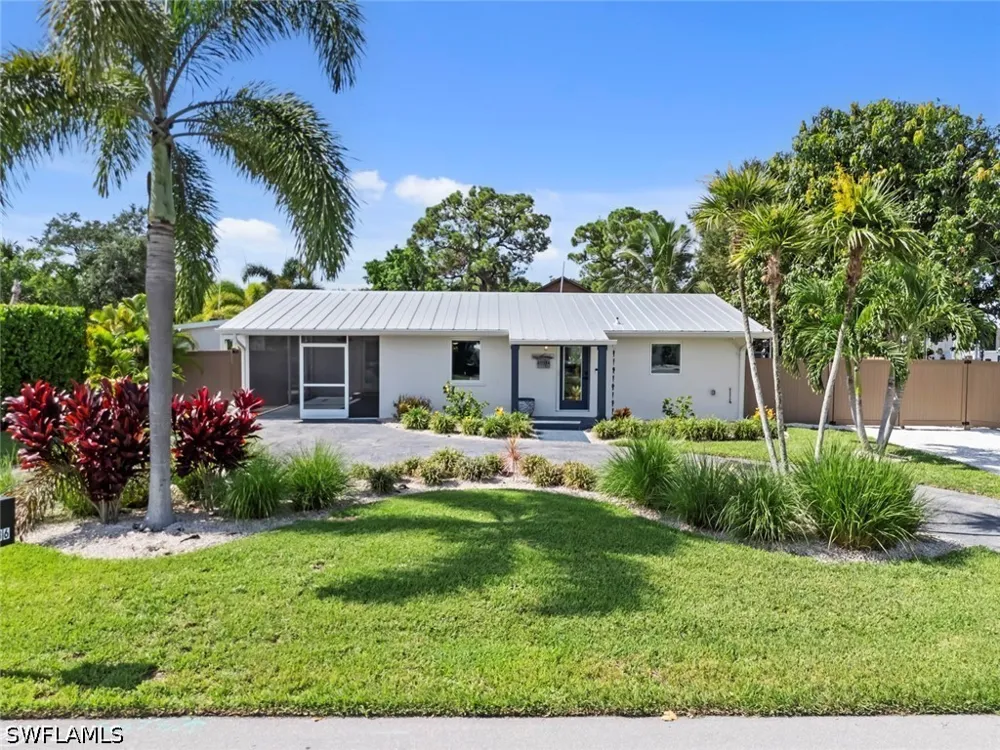 Riverview Drive Naples, FL 34112