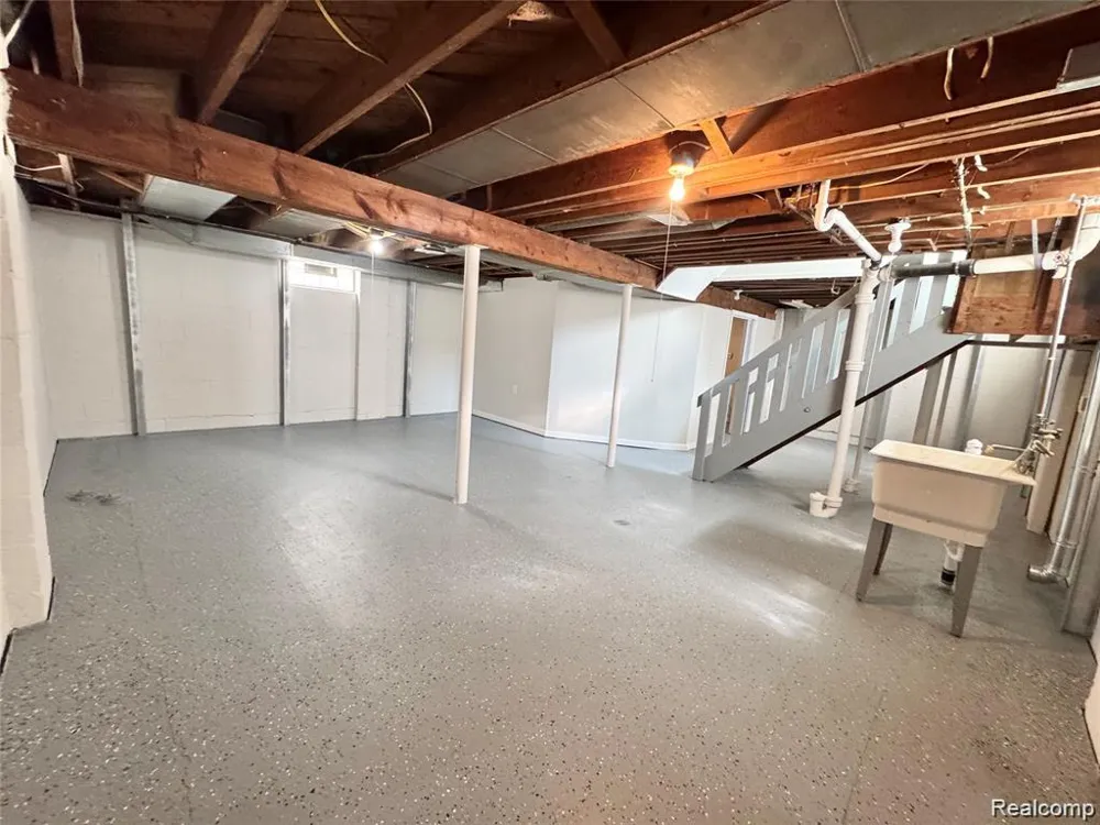 12796 Pullman Street Southgate City, MI 48195
