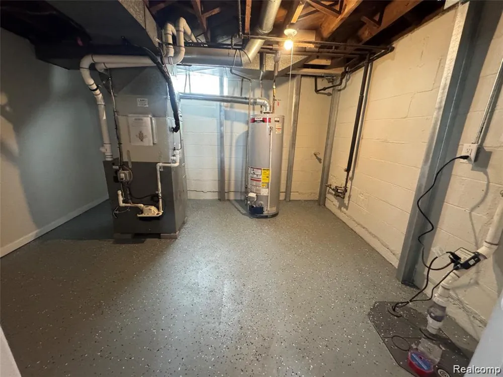 12796 Pullman Street Southgate City, MI 48195