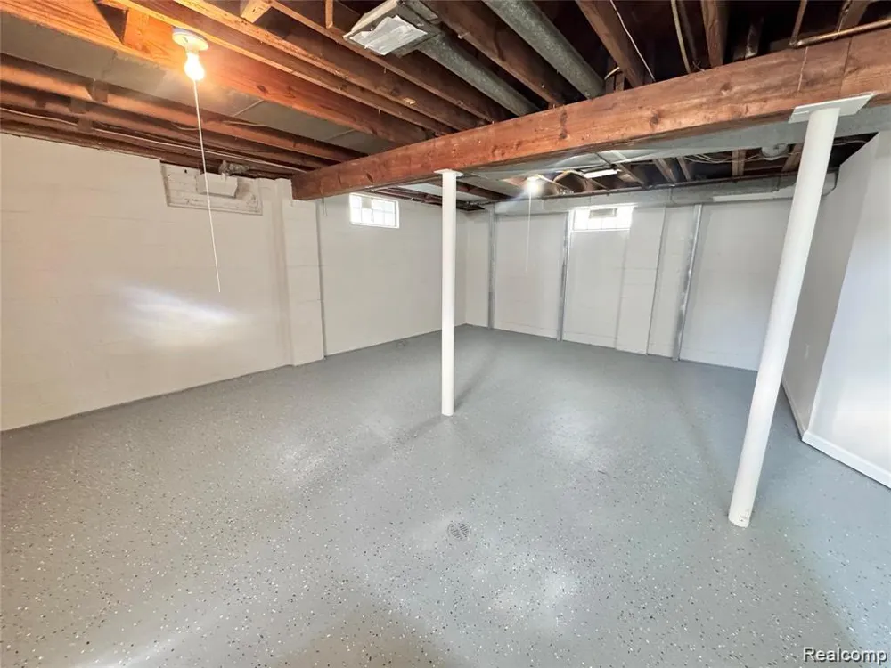 12796 Pullman Street Southgate City, MI 48195