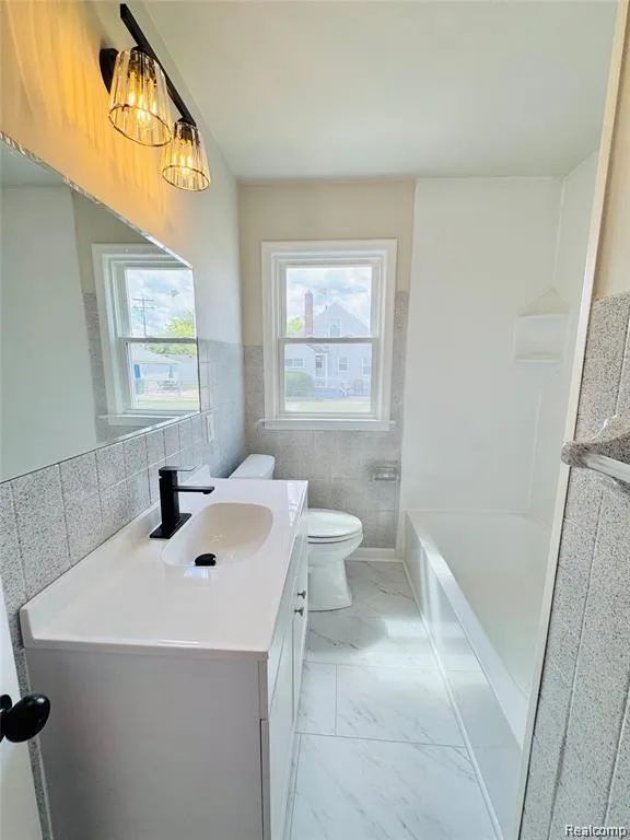 12796 Pullman Street Southgate City, MI 48195