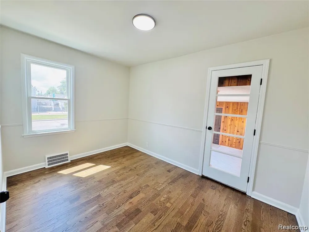 12796 Pullman Street Southgate City, MI 48195