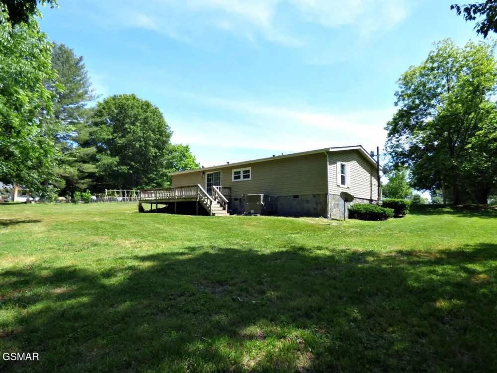 1013 Tara View Way White Pine, TN 37890