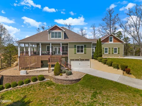 2017 Paradise Hills Road