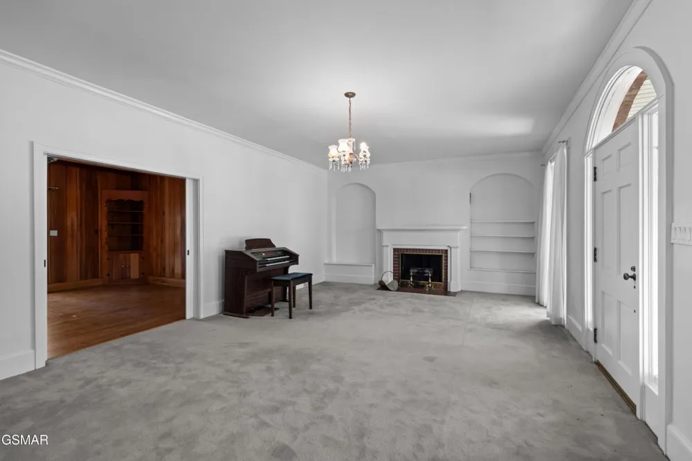 1328 W Main Street White Pine, TN 37890