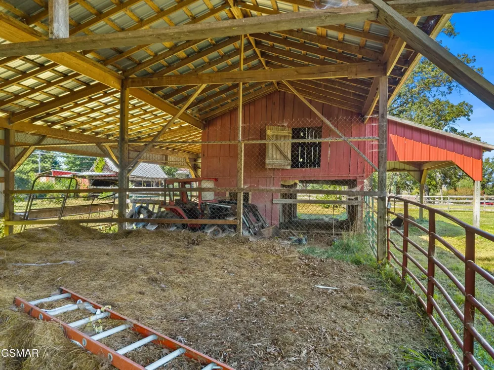 1328 W Main Street White Pine, TN 37890