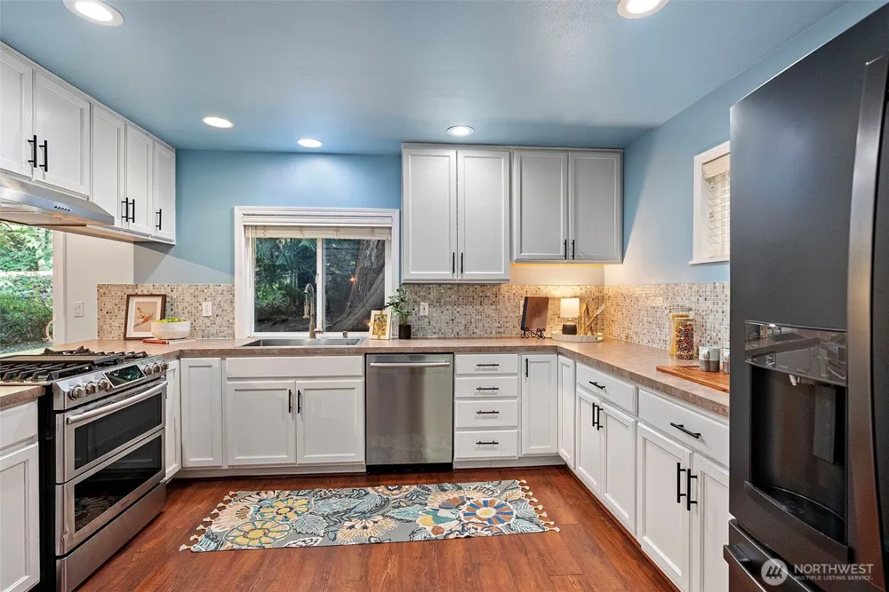 12568 Spohn Road NE Poulsbo, WA 98370
