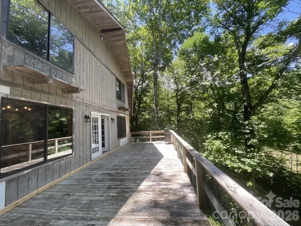 903 Winter Star Loop Burnsville, NC 28714