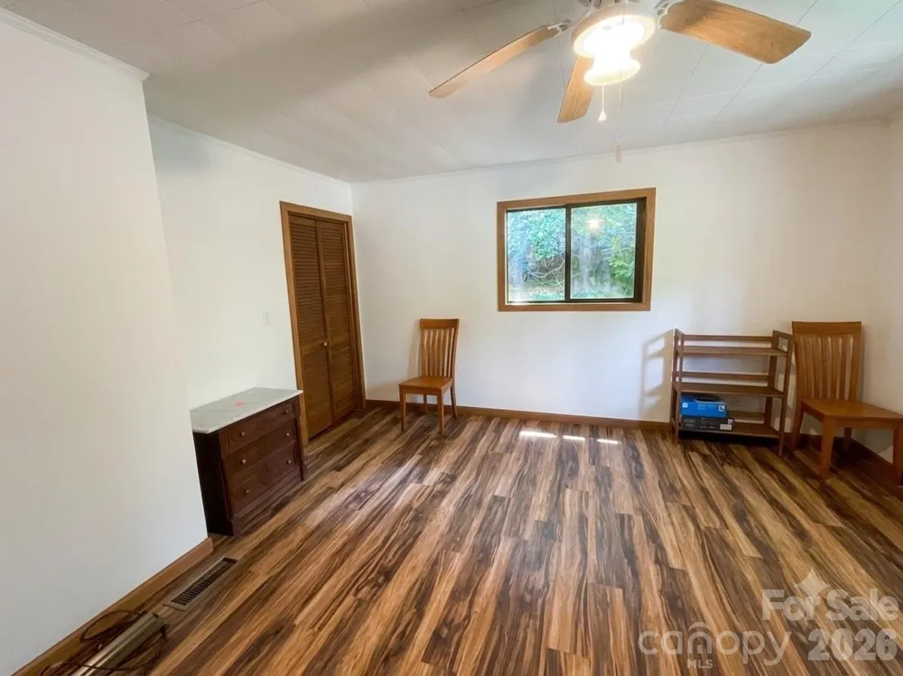 903 Winter Star Loop Burnsville, NC 28714