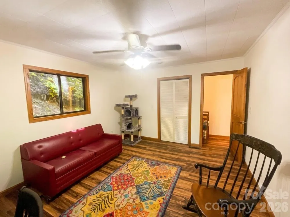 903 Winter Star Loop Burnsville, NC 28714