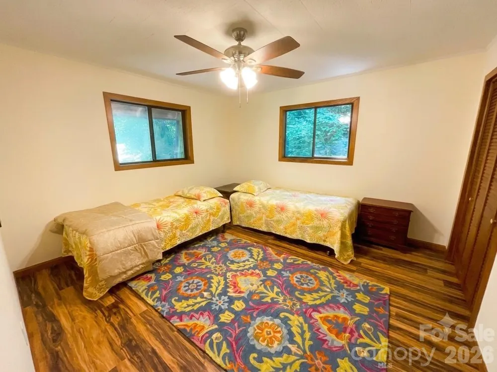 903 Winter Star Loop Burnsville, NC 28714