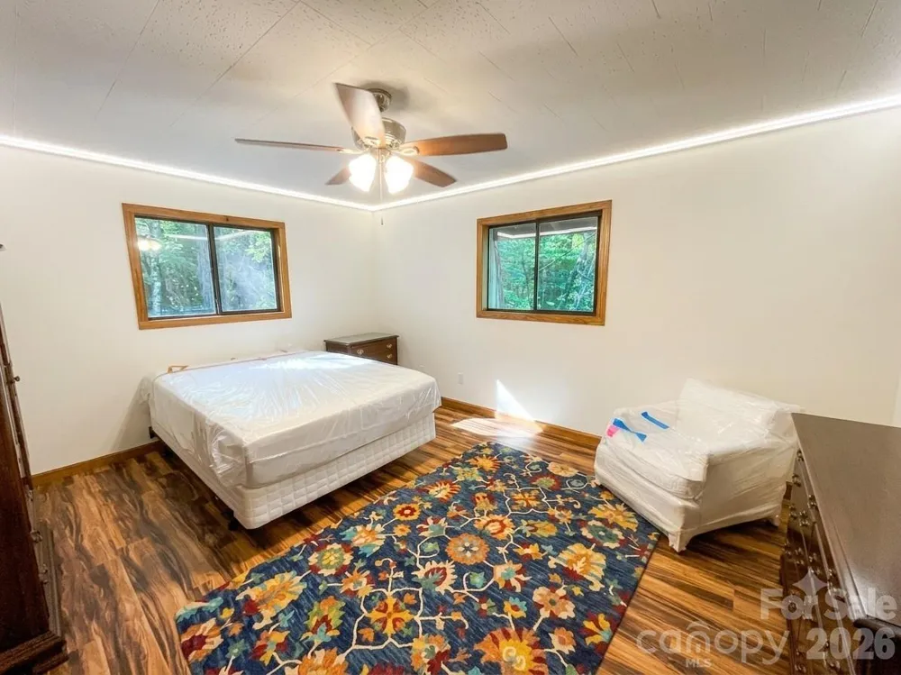 903 Winter Star Loop Burnsville, NC 28714