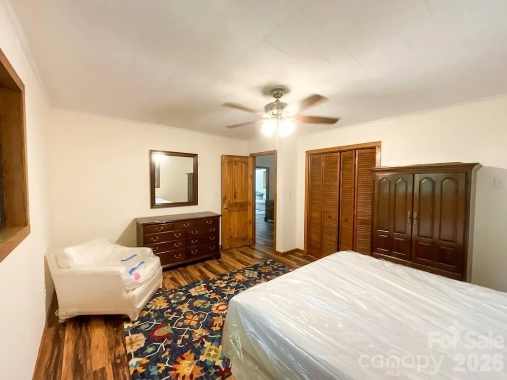 903 Winter Star Loop Burnsville, NC 28714