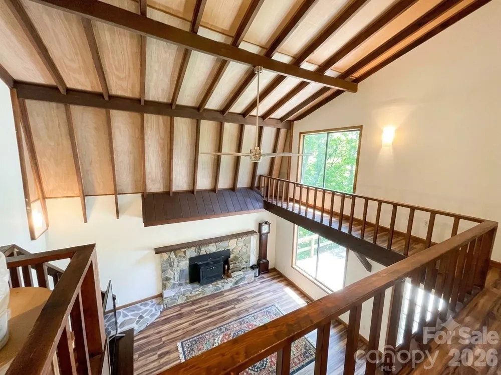 903 Winter Star Loop Burnsville, NC 28714