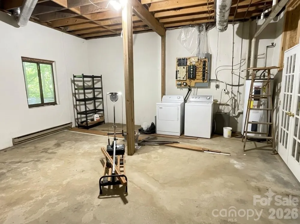 903 Winter Star Loop Burnsville, NC 28714