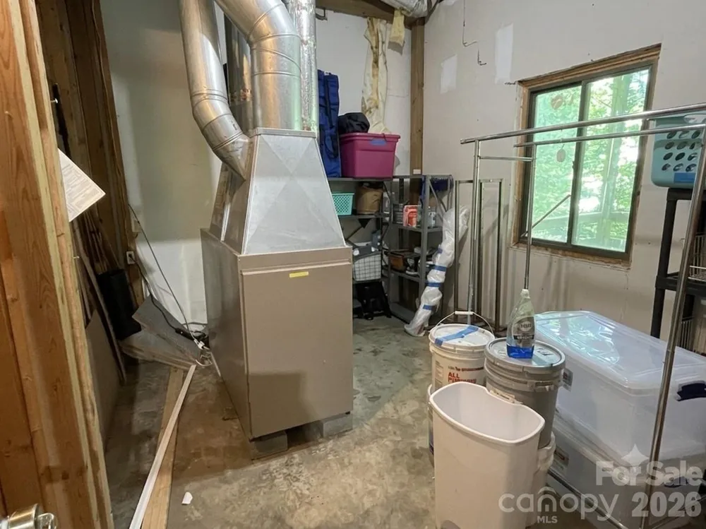 903 Winter Star Loop Burnsville, NC 28714