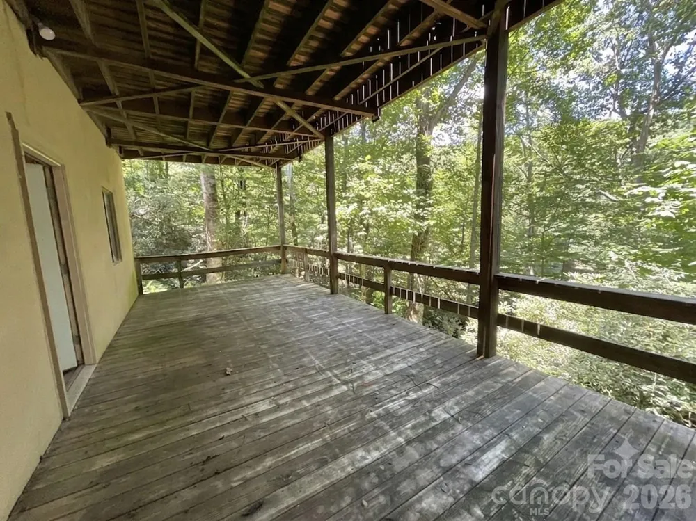 903 Winter Star Loop Burnsville, NC 28714